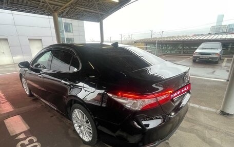 Toyota Camry, 2019 год, 3 200 000 рублей, 6 фотография