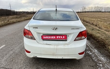 Hyundai Solaris II рестайлинг, 2011 год, 710 000 рублей, 2 фотография