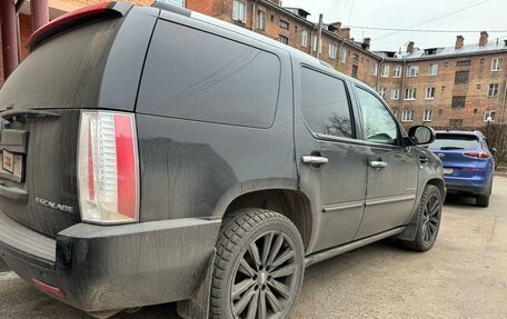 Cadillac Escalade III, 2011 год, 2 050 000 рублей, 2 фотография