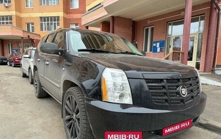 Cadillac Escalade III, 2011 год, 2 050 000 рублей, 3 фотография