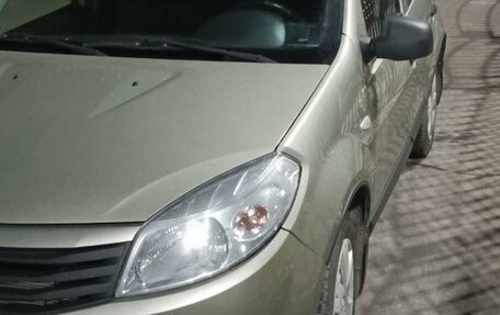 Renault Sandero I, 2012 год, 697 000 рублей, 2 фотография