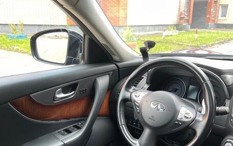 Infiniti QX70, 2014 год, 3 050 000 рублей, 15 фотография