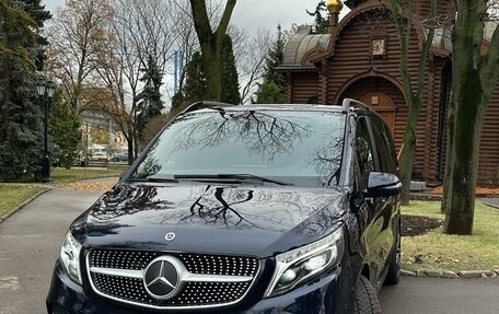 Mercedes-Benz V-Класс, 2020 год, 8 300 000 рублей, 3 фотография