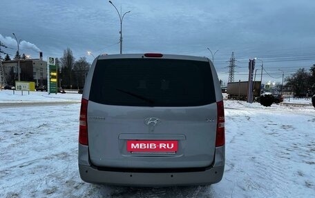 Hyundai H-1 II рестайлинг, 2011 год, 1 550 000 рублей, 6 фотография