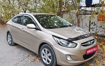 Hyundai Solaris II рестайлинг, 2011 год, 900 000 рублей, 1 фотография