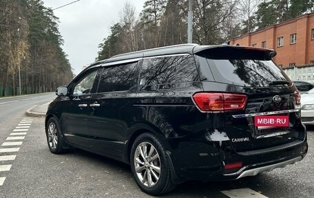 KIA Carnival III, 2019 год, 2 390 000 рублей, 3 фотография