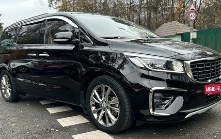 KIA Carnival III, 2019 год, 2 390 000 рублей, 6 фотография