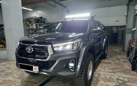 Toyota Hilux VIII, 2018 год, 6 500 000 рублей, 2 фотография