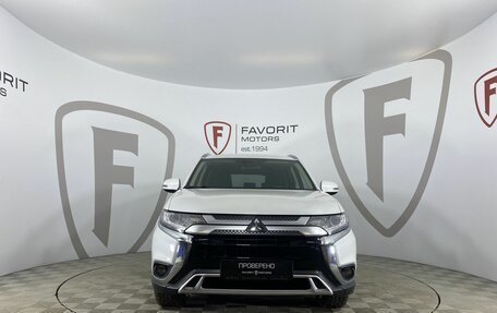 Mitsubishi Outlander III рестайлинг 3, 2019 год, 2 649 000 рублей, 2 фотография