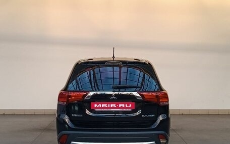 Mitsubishi Outlander III рестайлинг 3, 2016 год, 1 755 000 рублей, 4 фотография