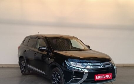 Mitsubishi Outlander III рестайлинг 3, 2016 год, 1 755 000 рублей, 7 фотография