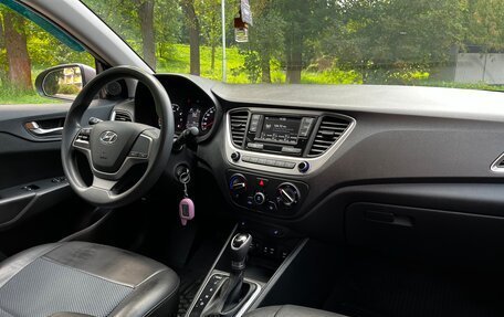 Hyundai Solaris II рестайлинг, 2018 год, 1 465 000 рублей, 32 фотография