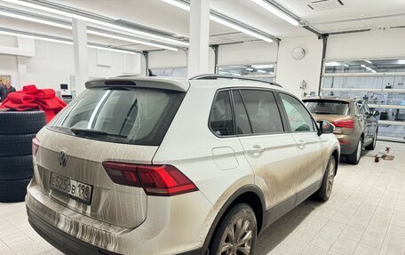 Volkswagen Tiguan II, 2019 год, 2 445 000 рублей, 4 фотография