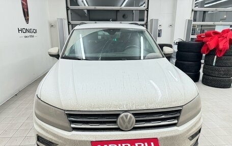 Volkswagen Tiguan II, 2019 год, 2 445 000 рублей, 2 фотография