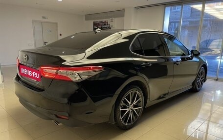 Toyota Camry, 2022 год, 3 750 000 рублей, 4 фотография