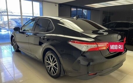 Toyota Camry, 2022 год, 3 750 000 рублей, 6 фотография