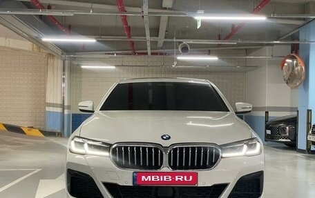 BMW 5 серия, 2022 год, 3 840 000 рублей, 2 фотография