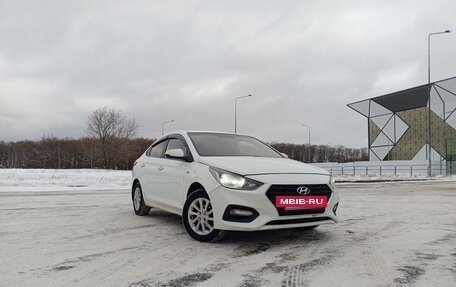 Hyundai Solaris II рестайлинг, 2018 год, 930 000 рублей, 3 фотография