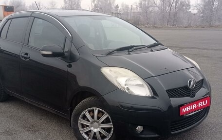 Toyota Vitz, 2010 год, 800 000 рублей, 3 фотография