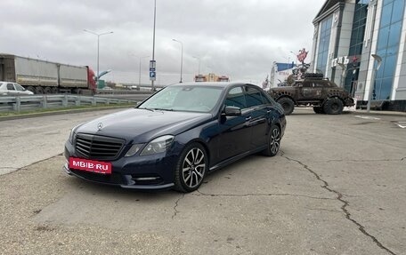 Mercedes-Benz E-Класс, 2013 год, 1 950 000 рублей, 4 фотография