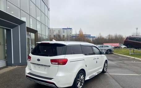 KIA Carnival III, 2016 год, 2 499 000 рублей, 4 фотография