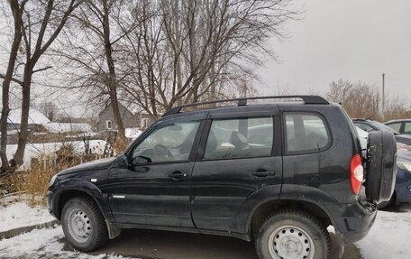 Chevrolet Niva I рестайлинг, 2011 год, 609 000 рублей, 3 фотография