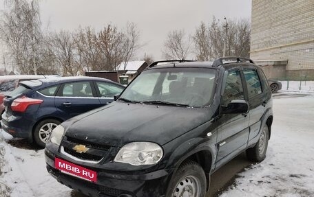 Chevrolet Niva I рестайлинг, 2011 год, 609 000 рублей, 2 фотография