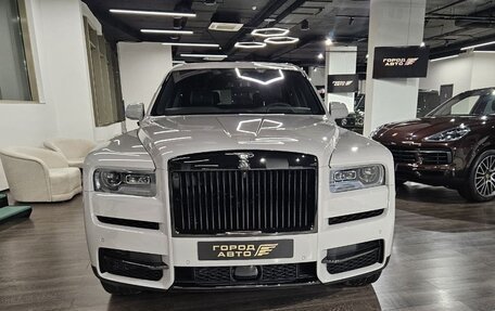 Rolls-Royce Cullinan, 2024 год, 63 000 000 рублей, 2 фотография