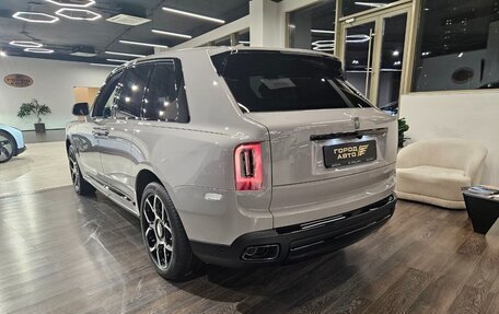 Rolls-Royce Cullinan, 2024 год, 63 000 000 рублей, 15 фотография