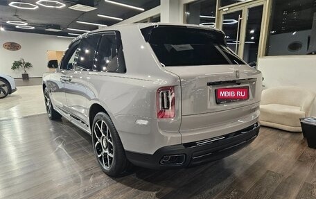 Rolls-Royce Cullinan, 2024 год, 63 000 000 рублей, 7 фотография