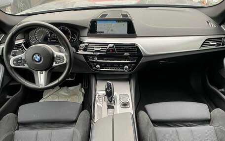 BMW 5 серия, 2018 год, 3 950 000 рублей, 12 фотография