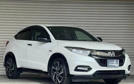 Honda Vezel, 2021 год, 2 050 000 рублей, 3 фотография