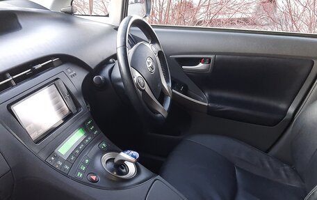 Toyota Prius, 2011 год, 1 100 000 рублей, 4 фотография