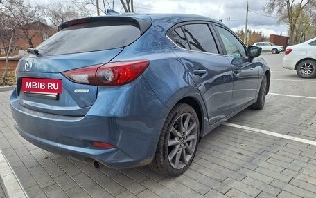 Mazda 3, 2018 год, 1 590 000 рублей, 13 фотография