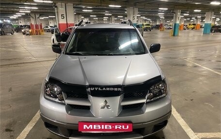 Mitsubishi Outlander III рестайлинг 3, 2003 год, 550 000 рублей, 2 фотография