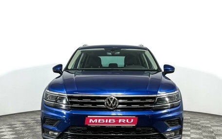 Volkswagen Tiguan II, 2018 год, 2 447 000 рублей, 2 фотография