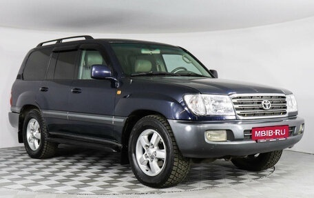 Toyota Land Cruiser 100 рестайлинг 2, 2004 год, 1 749 000 рублей, 2 фотография