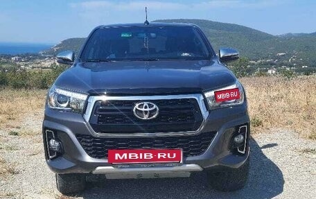 Toyota Hilux VIII, 2019 год, 4 850 000 рублей, 7 фотография