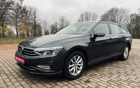 Volkswagen Passat B8 рестайлинг, 2020 год, 2 250 000 рублей, 1 фотография