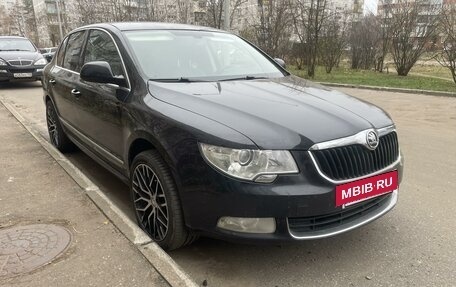 Skoda Superb III рестайлинг, 2013 год, 999 999 рублей, 3 фотография