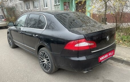 Skoda Superb III рестайлинг, 2013 год, 999 999 рублей, 4 фотография