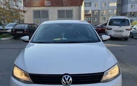 Volkswagen Jetta VI, 2013 год, 1 360 000 рублей, 3 фотография