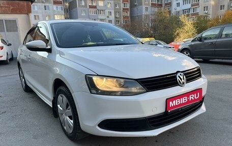 Volkswagen Jetta VI, 2013 год, 1 360 000 рублей, 6 фотография