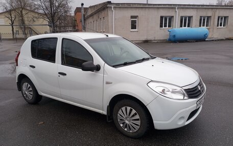 Renault Sandero I, 2014 год, 620 000 рублей, 2 фотография