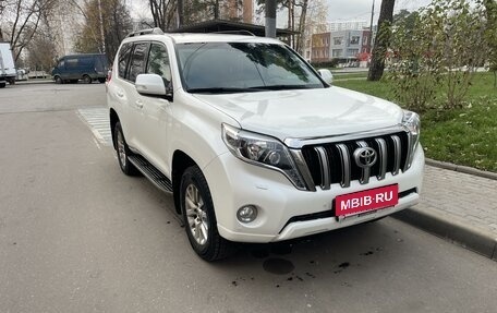 Toyota Land Cruiser Prado 150 рестайлинг 2, 2015 год, 2 990 000 рублей, 2 фотография