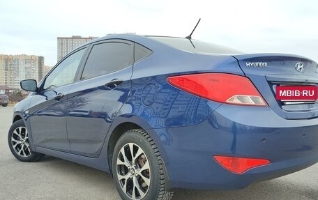 Hyundai Solaris II рестайлинг, 2015 год, 1 225 000 рублей, 3 фотография