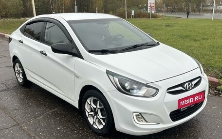 Hyundai Solaris II рестайлинг, 2013 год, 950 000 рублей, 5 фотография