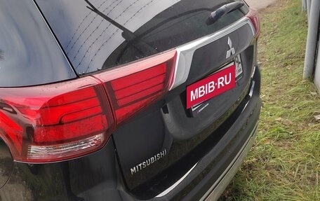 Mitsubishi Outlander III рестайлинг 3, 2021 год, 2 900 000 рублей, 23 фотография