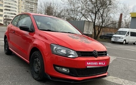 Volkswagen Polo VI (EU Market), 2010 год, 700 000 рублей, 2 фотография