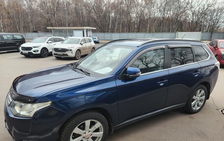 Mitsubishi Outlander III рестайлинг 3, 2013 год, 1 390 000 рублей, 5 фотография